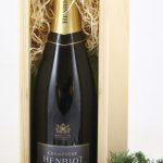 relatiegeschenk-henriot-champagne-in houten-geschenkkistje-verkrijgbaar-bij-le-grand-cru-heemstede